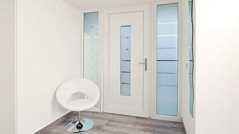 zu den REHAU GENEO® Haustüren Bildquelle: REHAU Industries SE & Co. KG